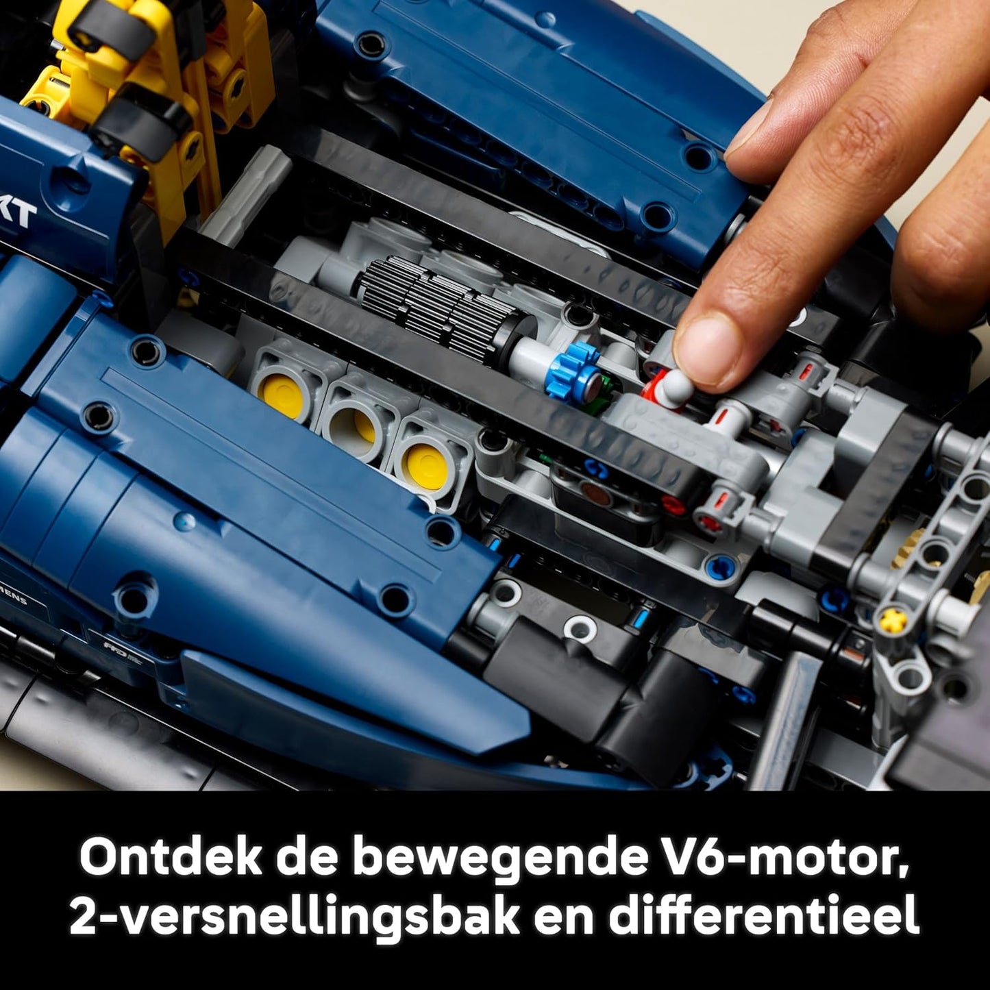 LEGO Technic Oracle Red Bull Racing RB20 F1 & Technic Ferrari SF-24 F1