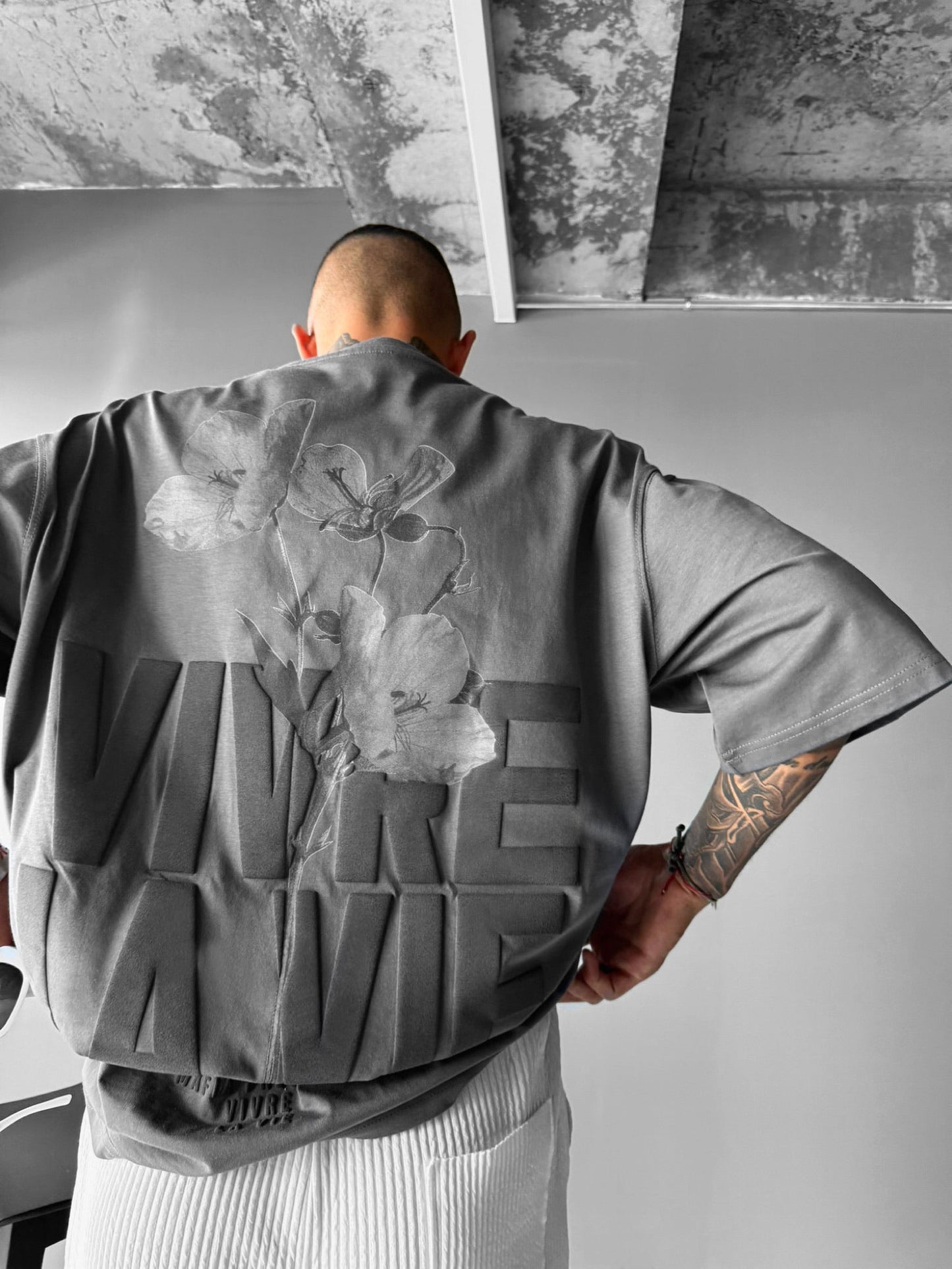 Oversize Vivre la Vie T-shirt - Anthracite and Black