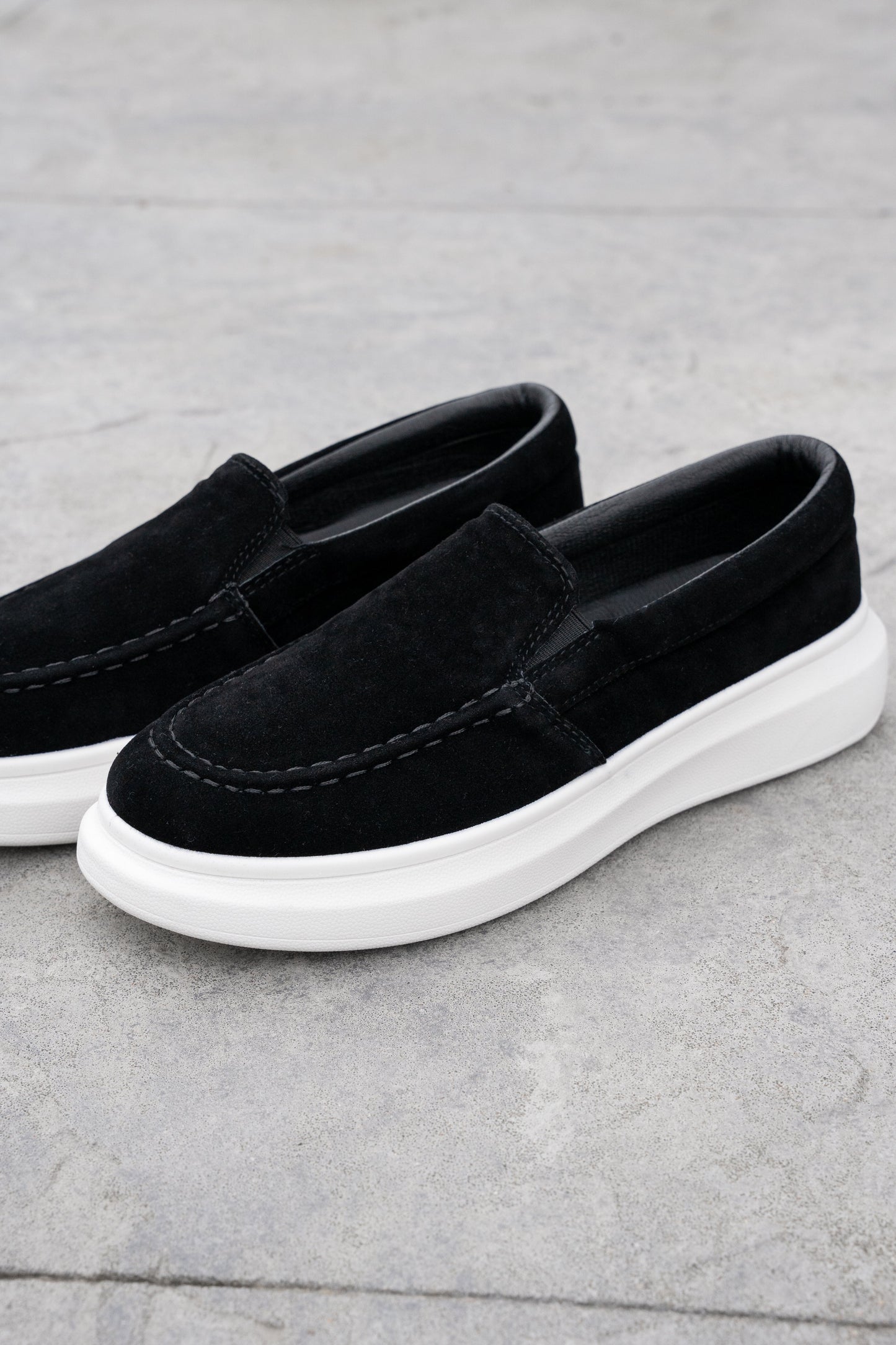 THE VARISO SUEDE SLIPPER