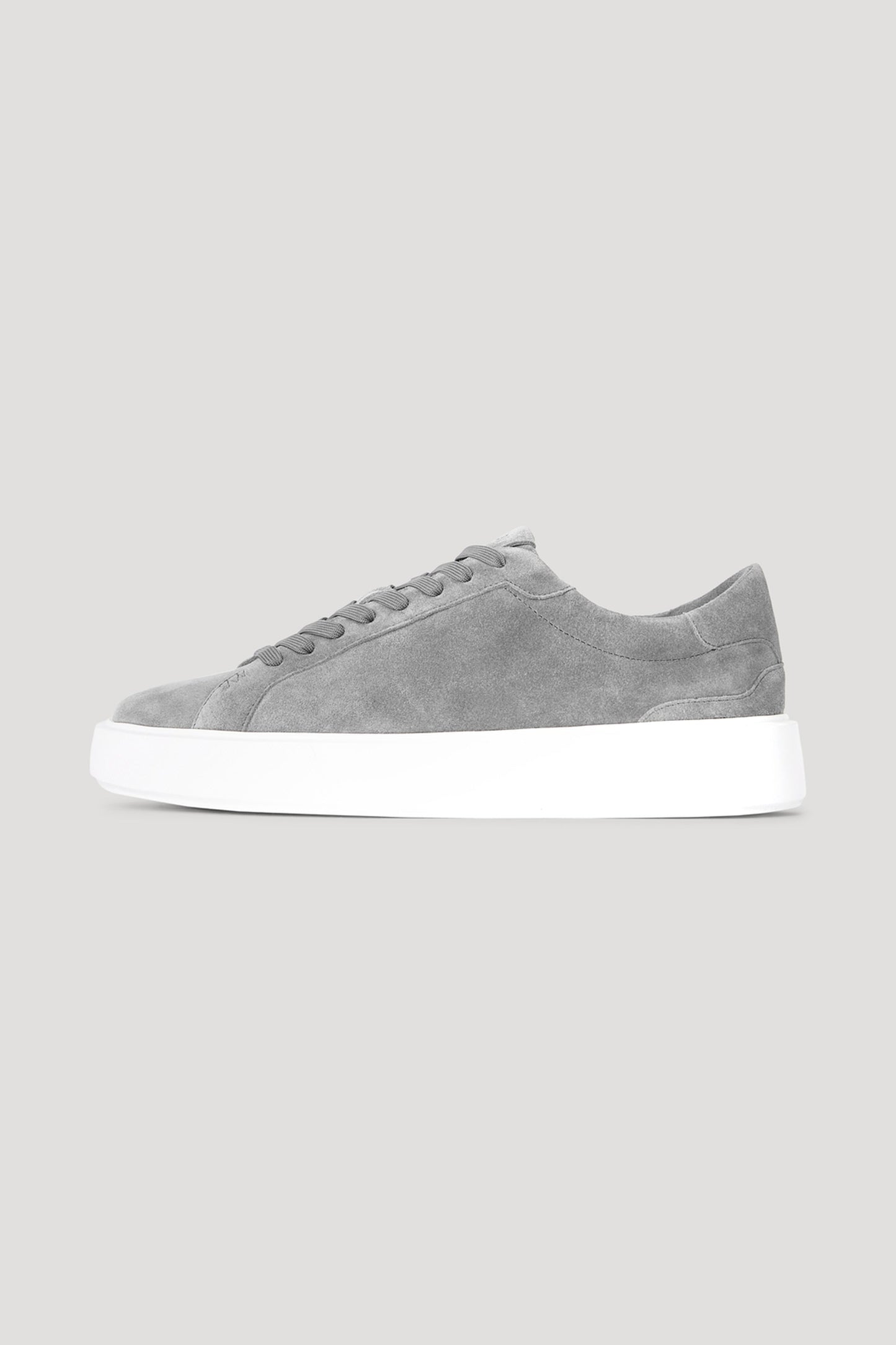 THE CLASSIC SUEDE TRAINER