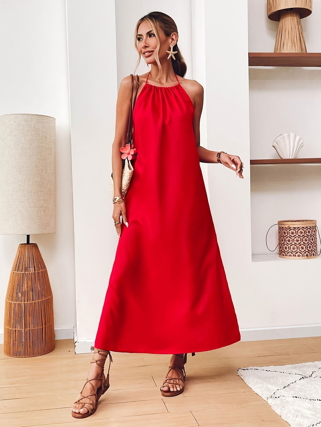 Lily | Elegante Zomerse Halterjurk met Open Rug