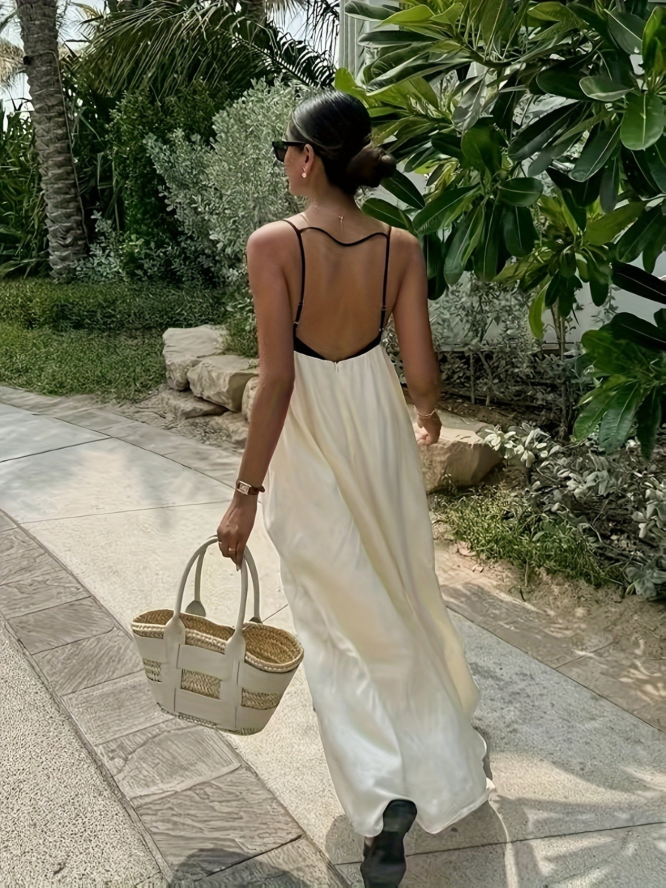 Lucy | Elegante Zomerjurk met Kleurblok en Spaghettibandjes