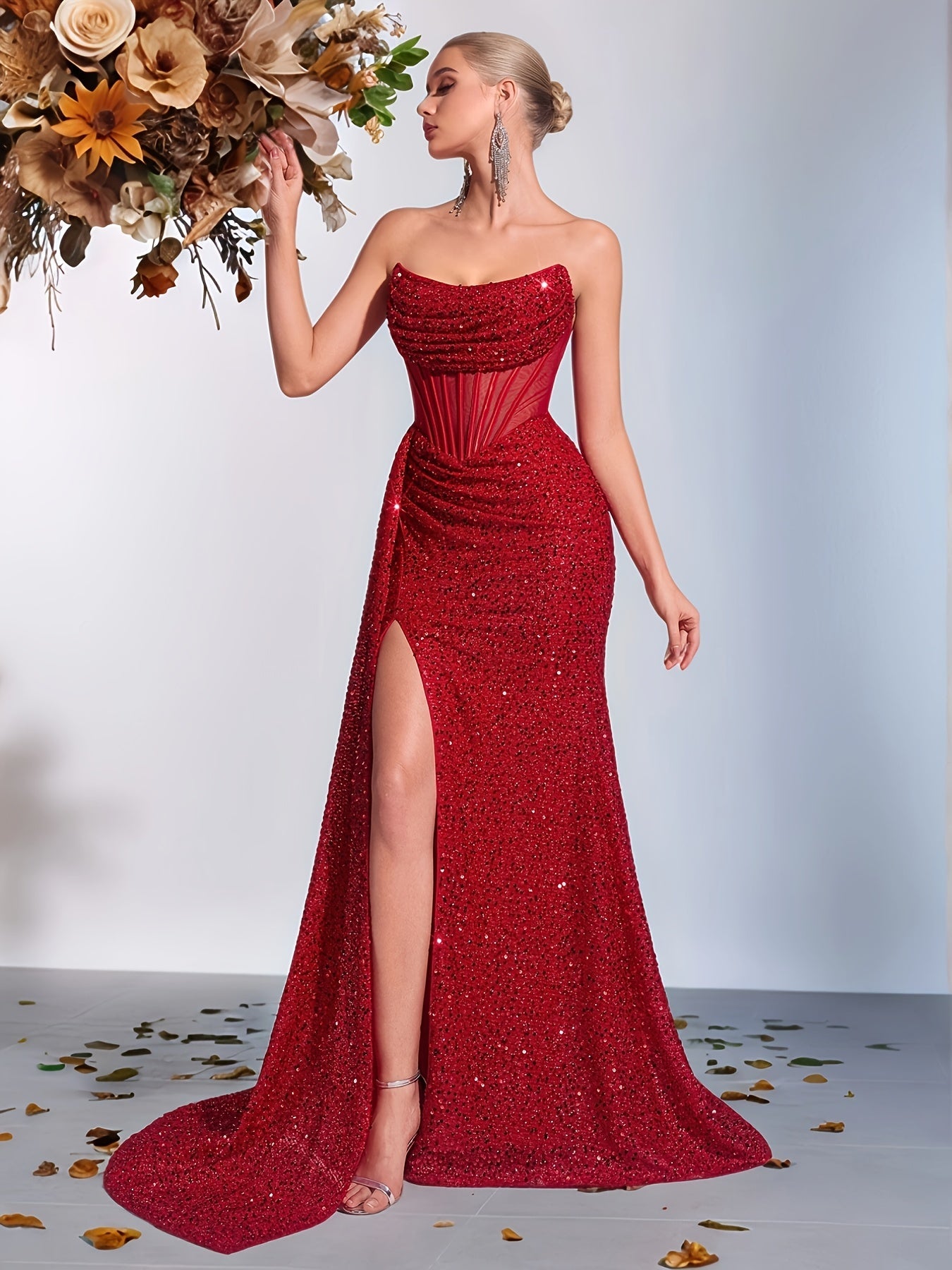 Luna | Strapless Gala Jurk met Hoge Split en Glitters