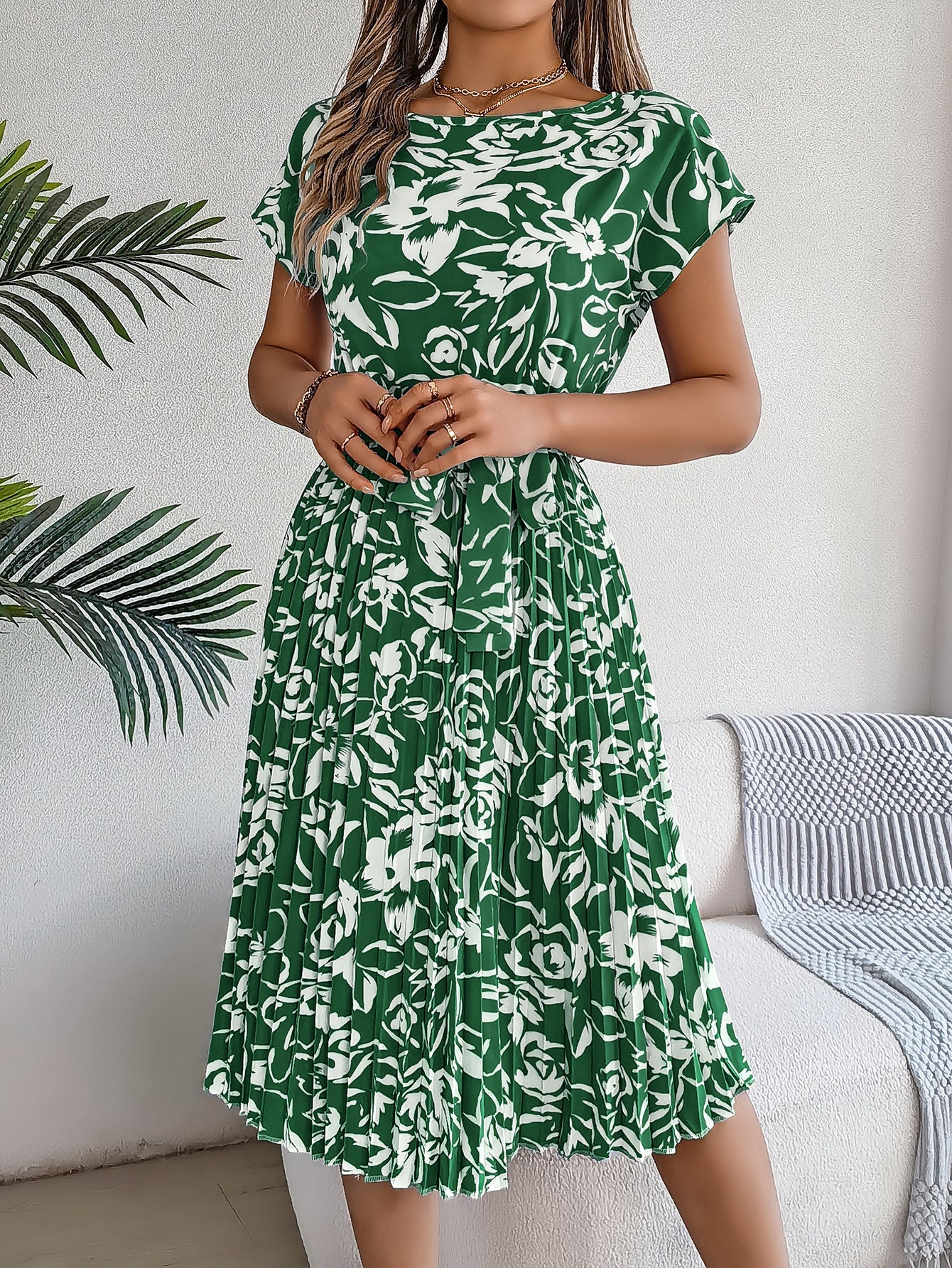 Monique | Elegante Bloemenjurk met Taille Ceintuur