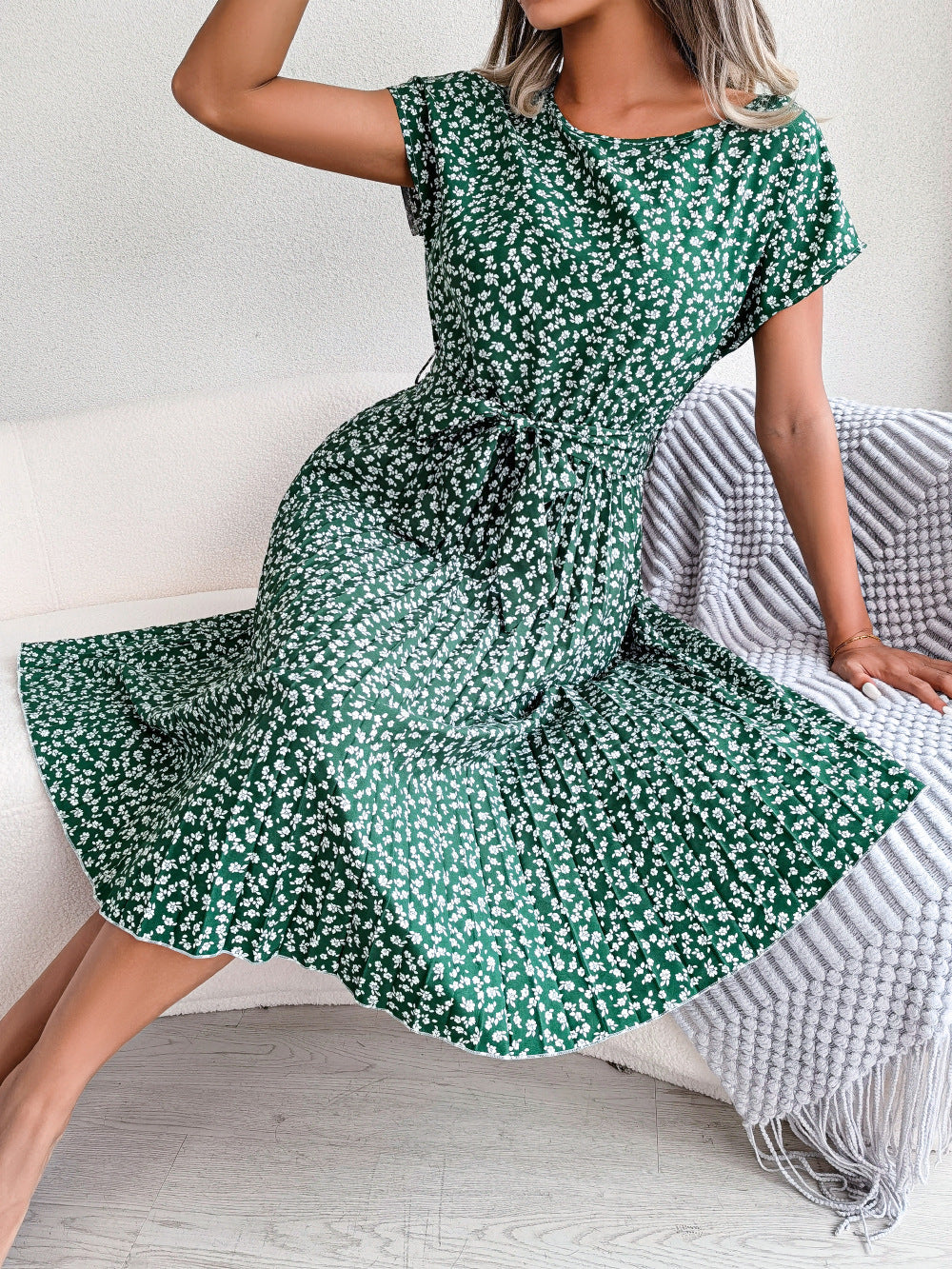 Nancy | Elegante Bloemenjurk met Plissé Rok en Ceintuur
