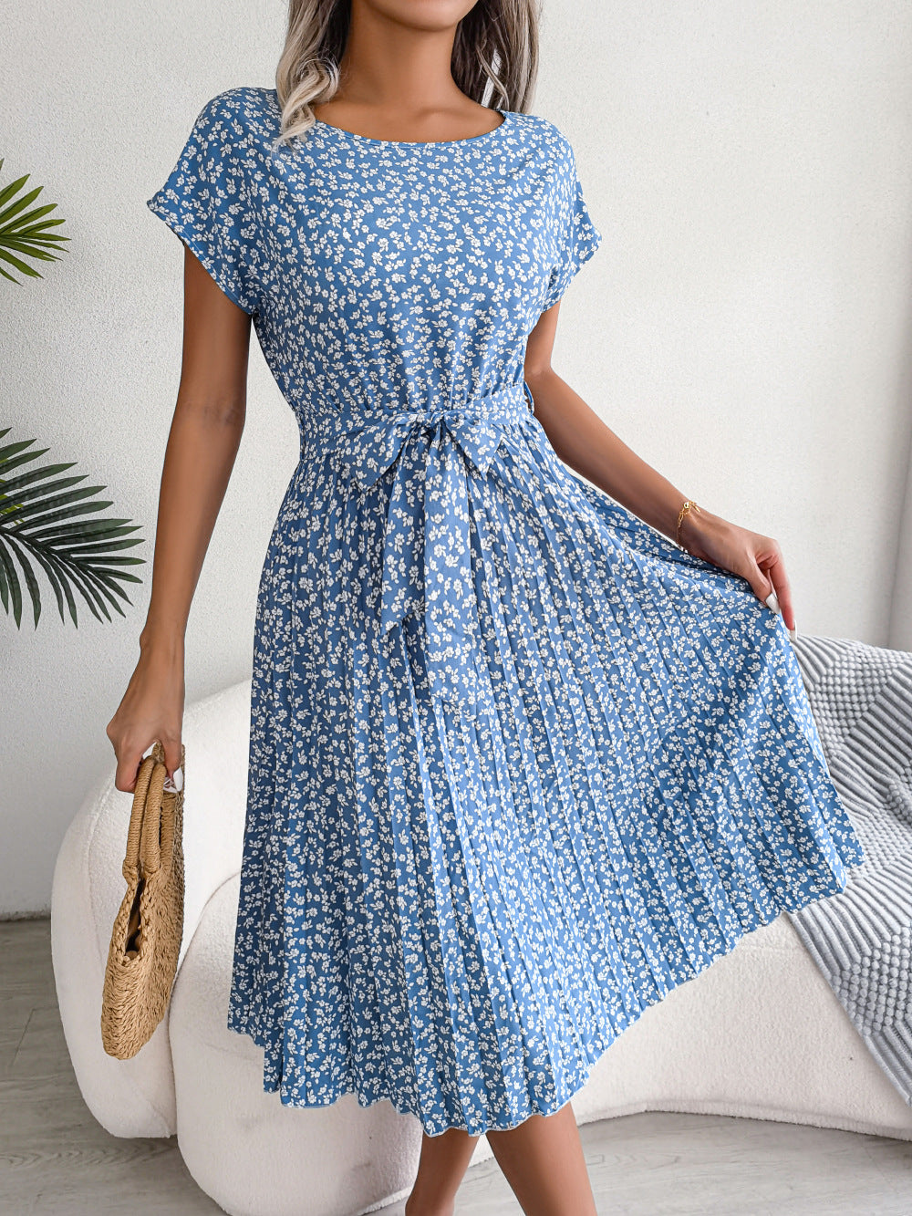 Nancy | Elegante Bloemenjurk met Plissé Rok en Ceintuur