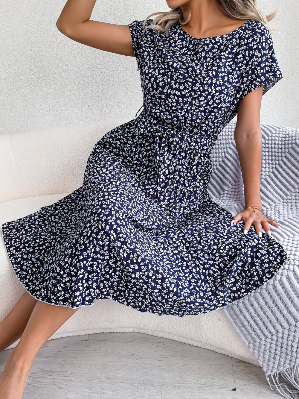 Nancy | Elegante Bloemenjurk met Plissé Rok en Ceintuur