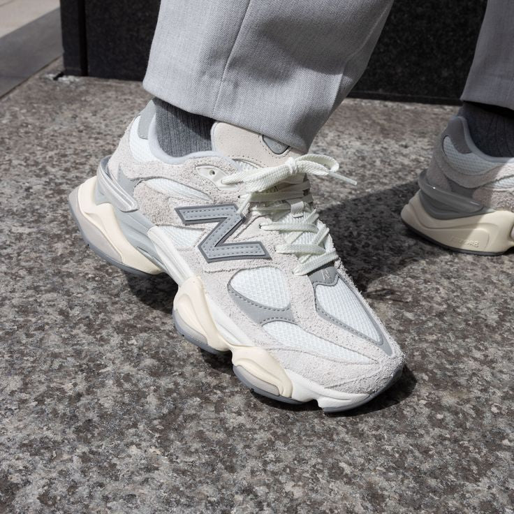 New Balance 9060 | Mondstrahl-Meersalz | 1 + 1 gratis