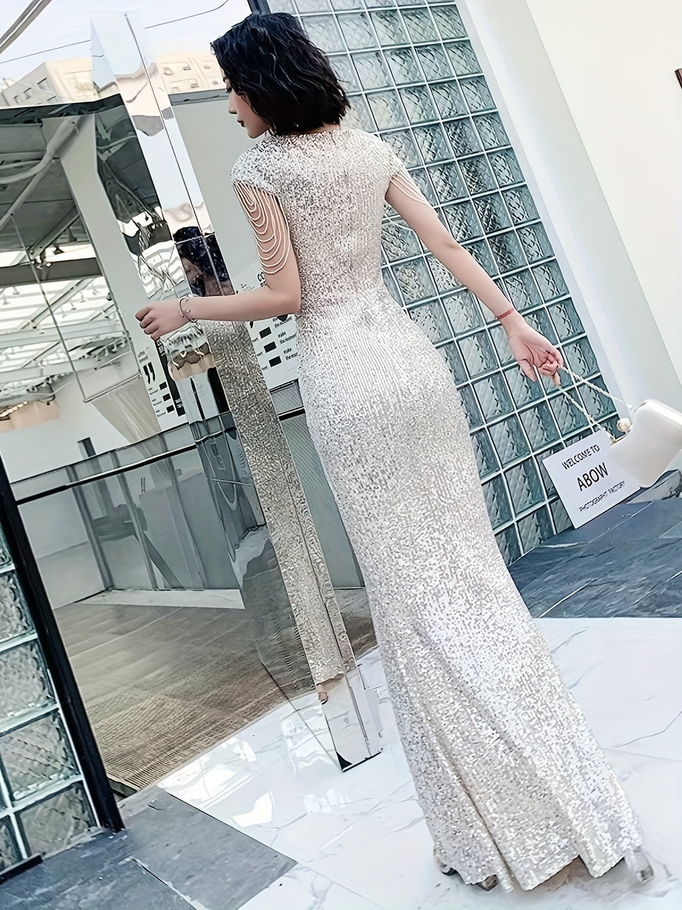 Taylor | Glamour Jurk met Sequins en V-Hals voor Feestelijke Gelegenheden