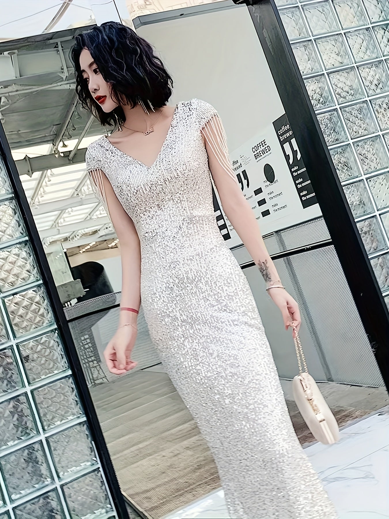 Taylor | Glamour Jurk met Sequins en V-Hals voor Feestelijke Gelegenheden