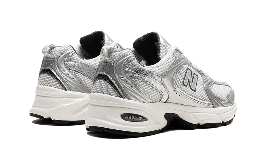 New Balance 530 Gray Matter Silber Metallic | 1 + 1 gratis