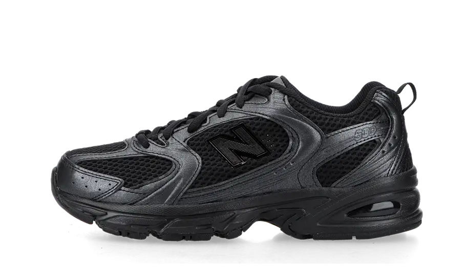 New Balance 530 Triple Black | 1 + 1 gratis