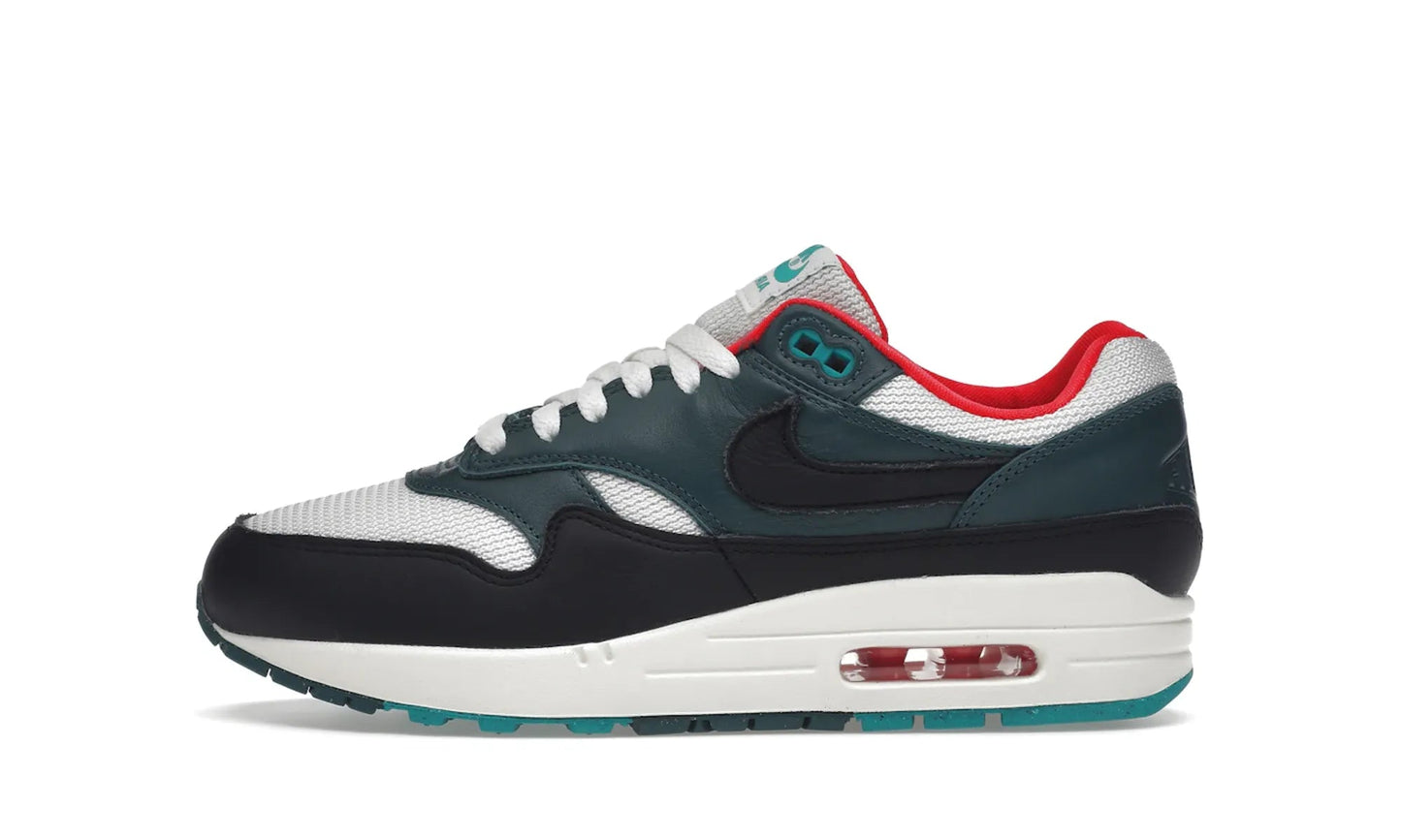 Nike Air Max 1 LeBron James Liverpool FC