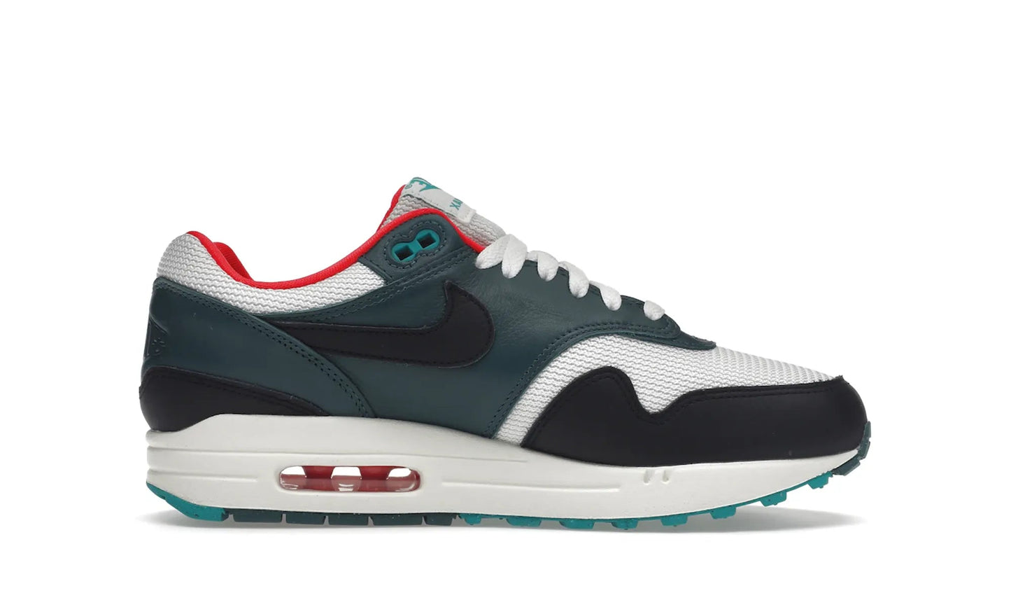 Nike Air Max 1 LeBron James Liverpool FC