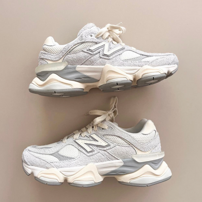New Balance 9060 | Quarzgrau | 1 + 1 gratis