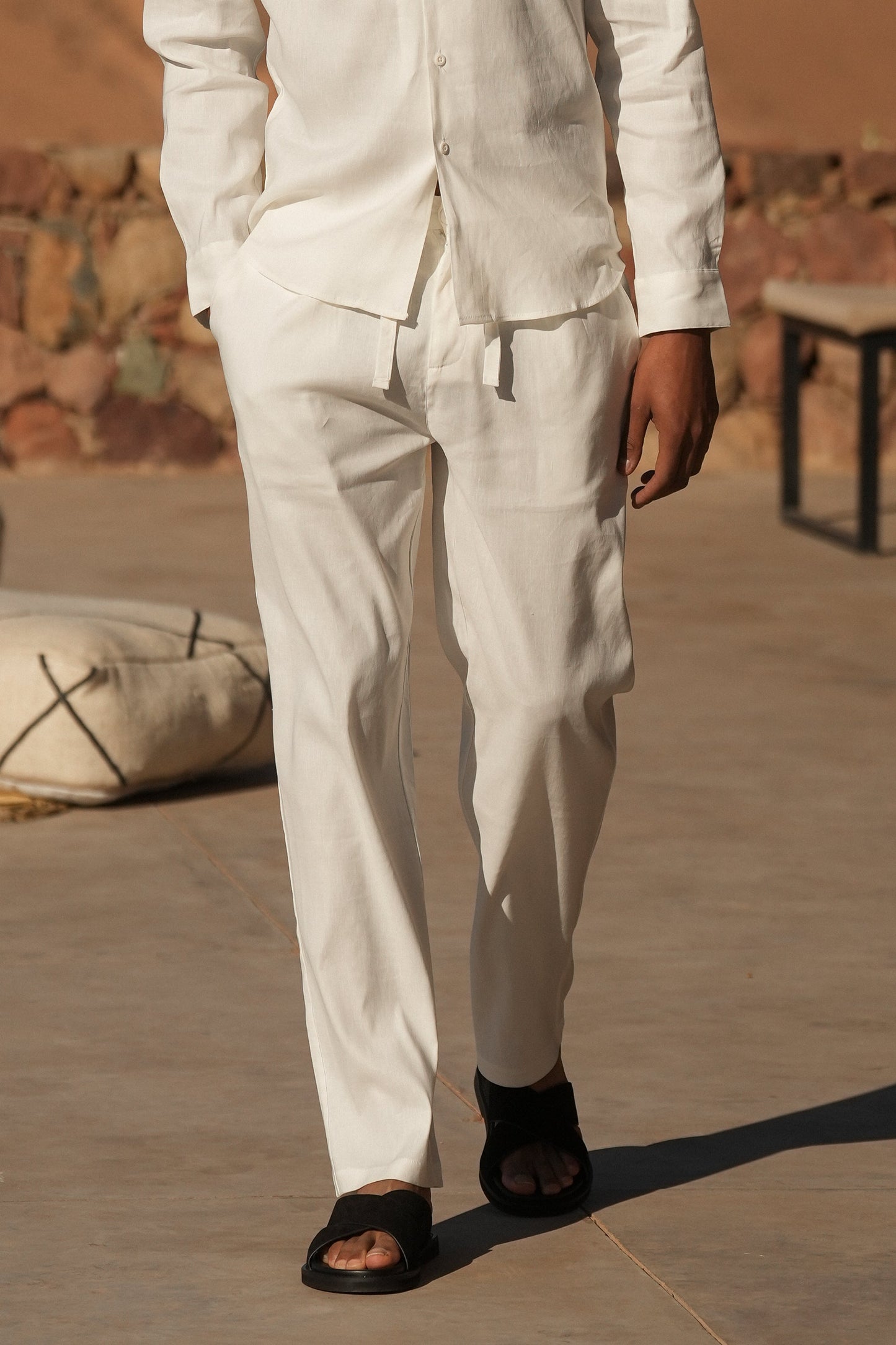 THE LINEN TROUSERS