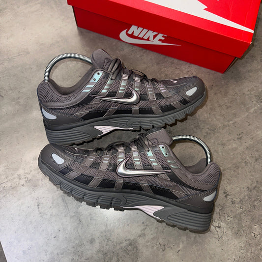 Nike P6000 Trainers Dark Cave