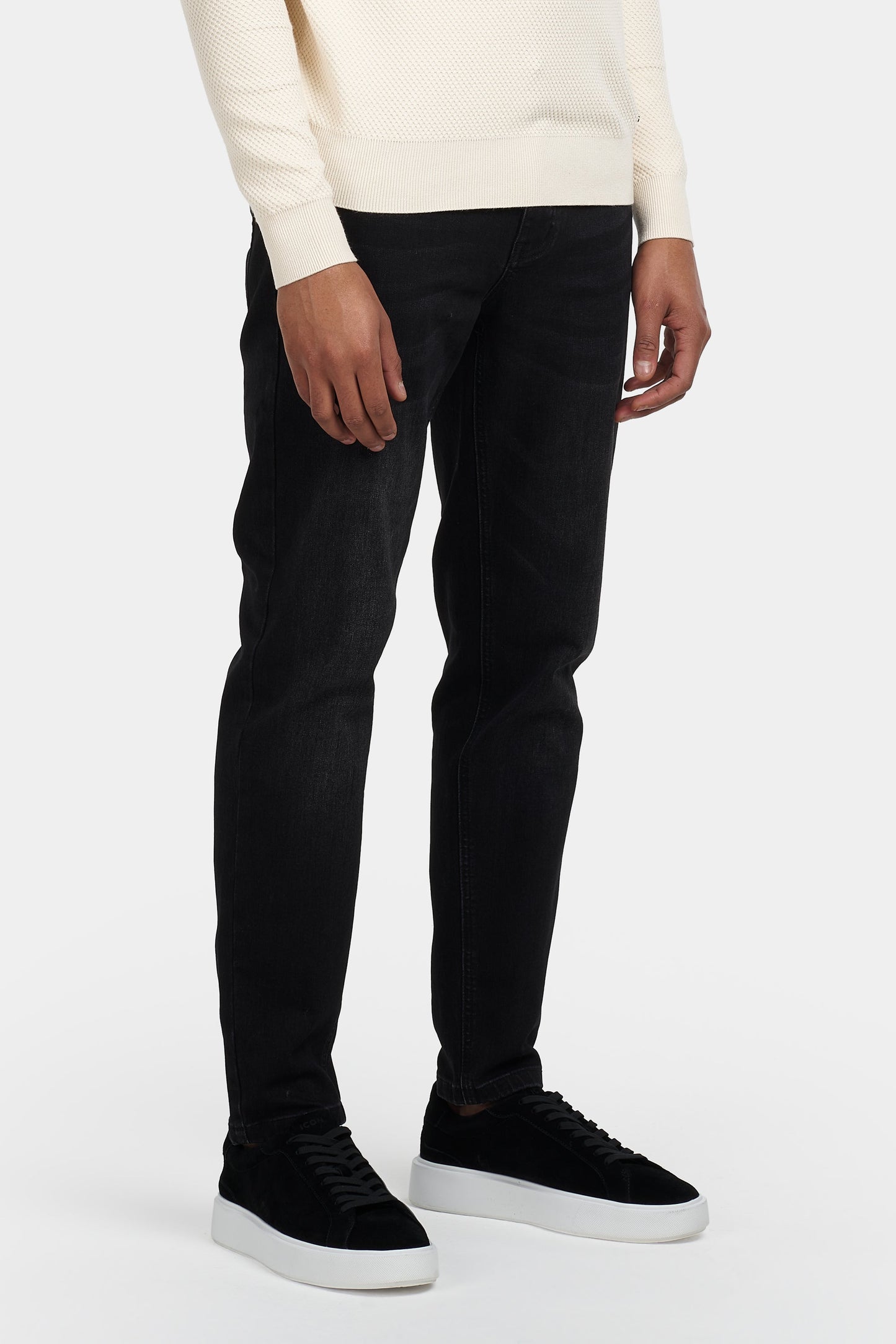 THE JAXON JEANS