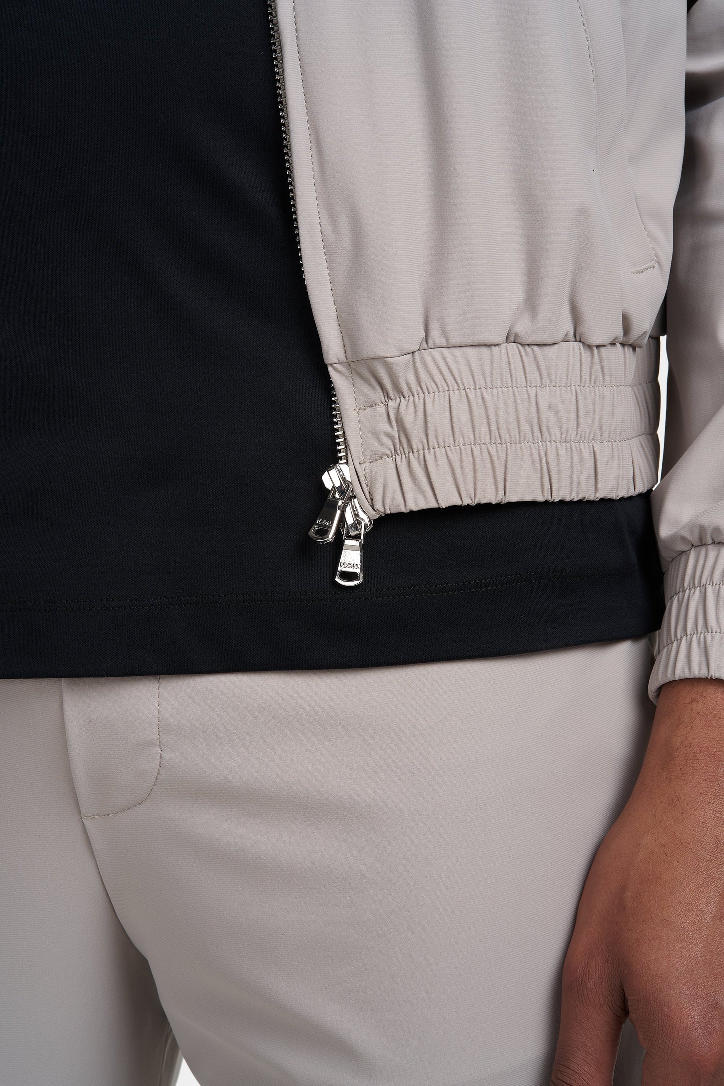 THE TRAVEL JACKET