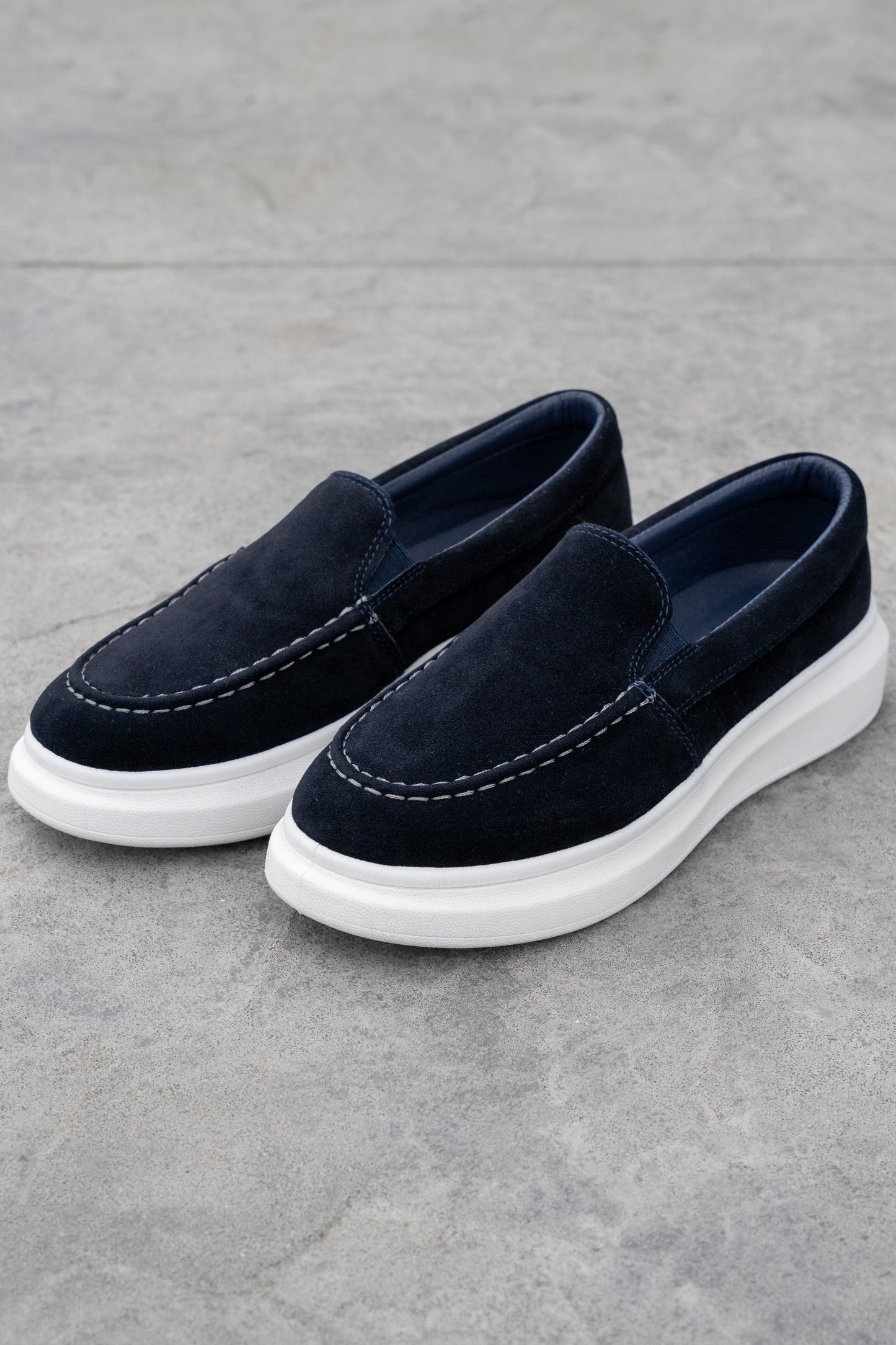 THE VARISO SUEDE SLIPPER