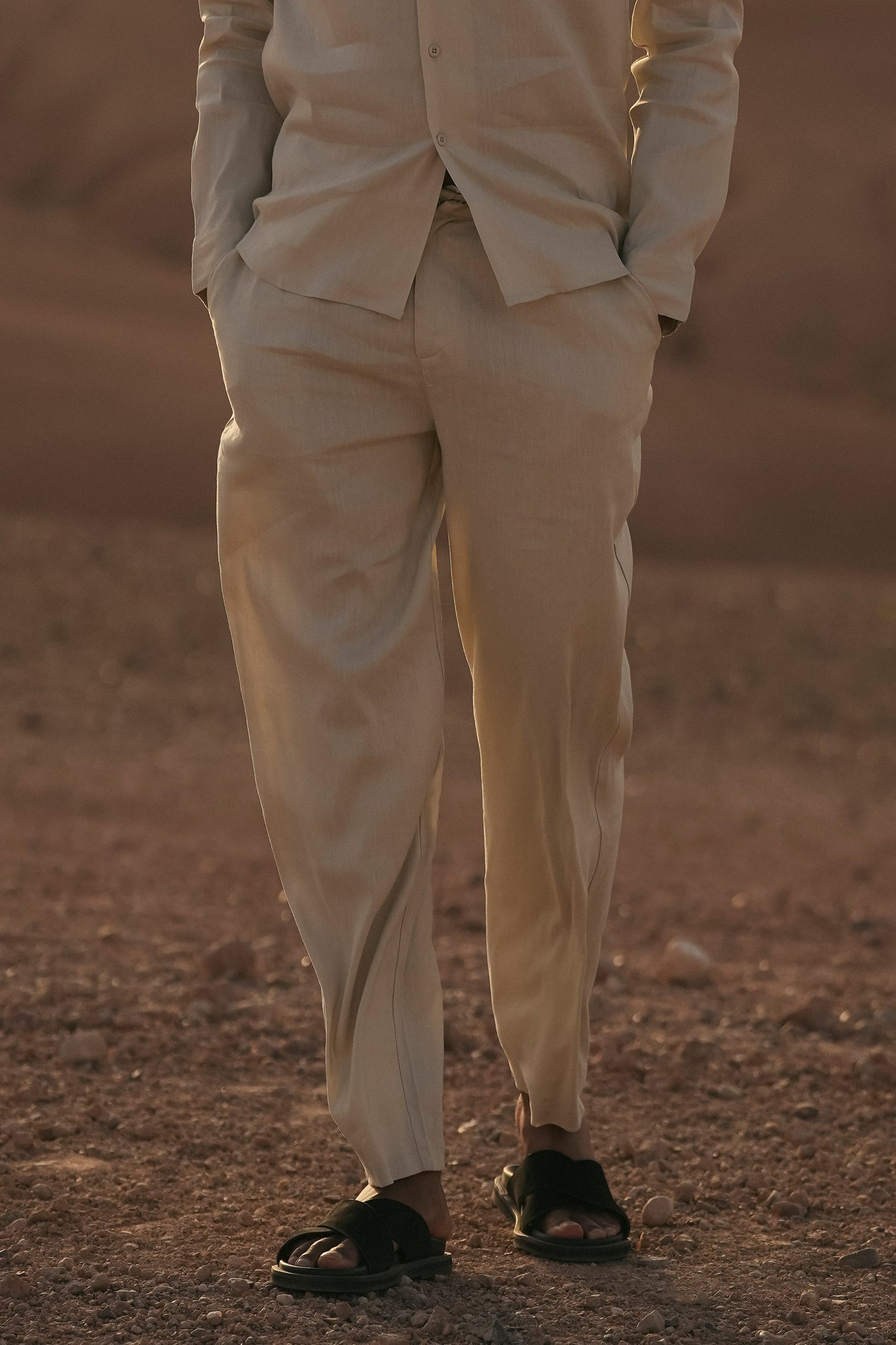 THE LINEN TROUSERS