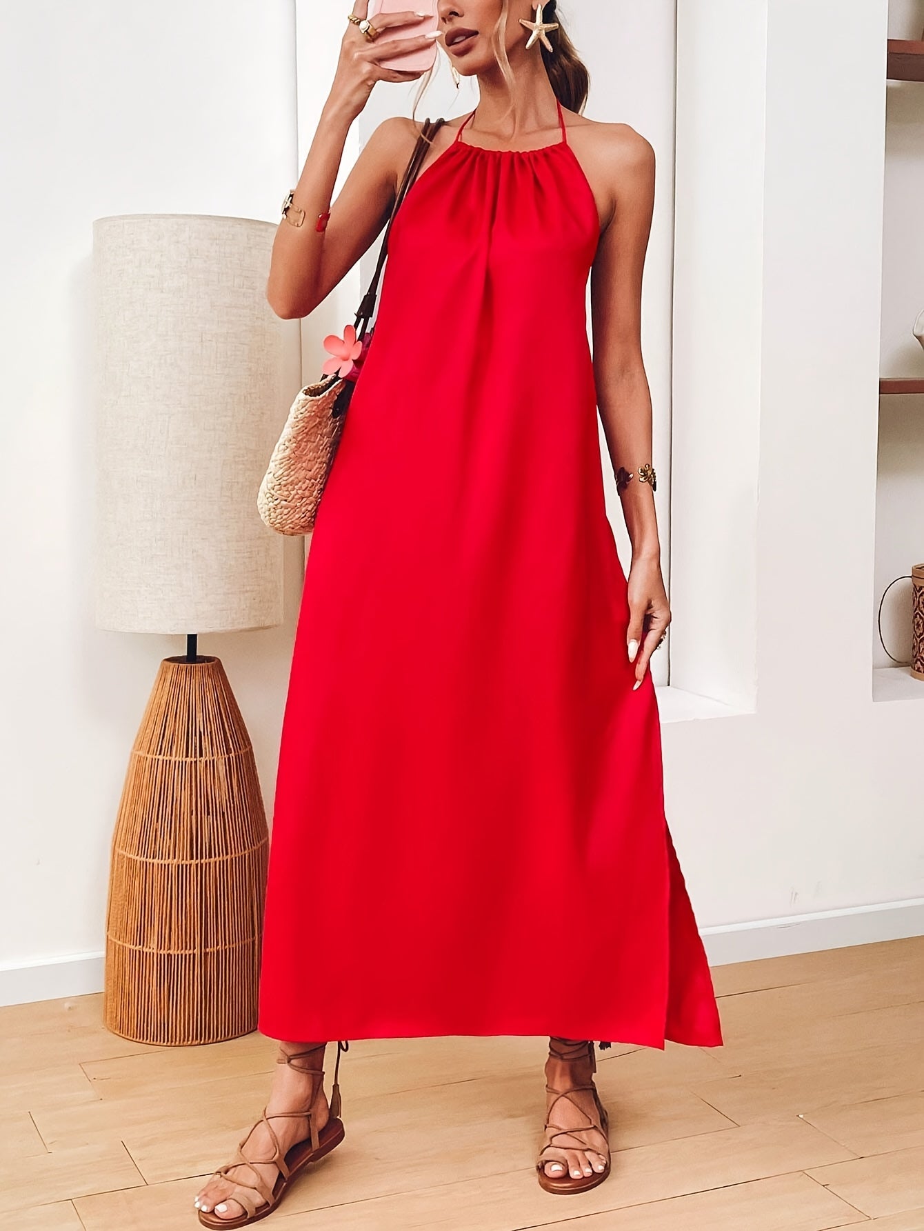 Lily | Elegante Zomerse Halterjurk met Open Rug