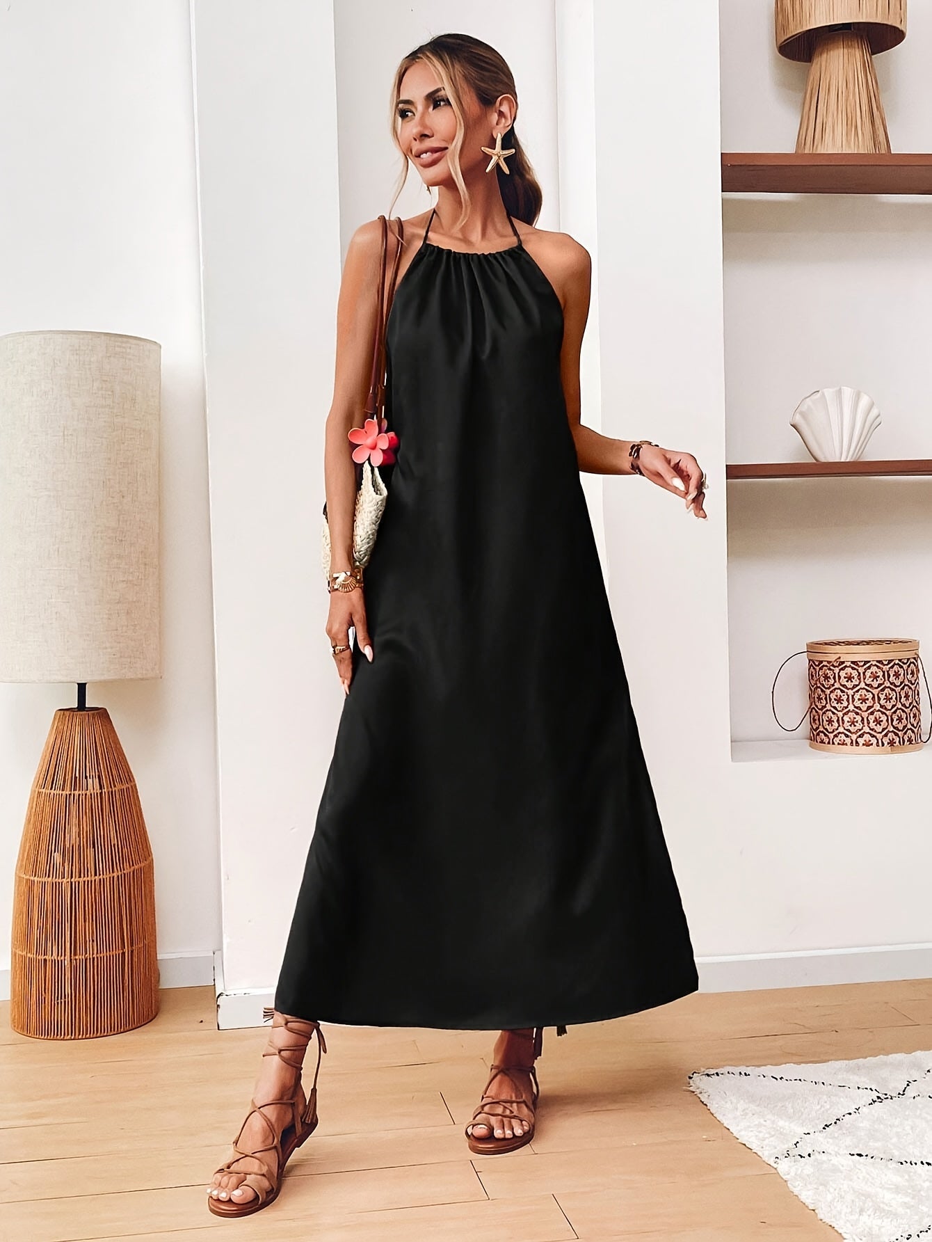 Lily | Elegante Zomerse Halterjurk met Open Rug