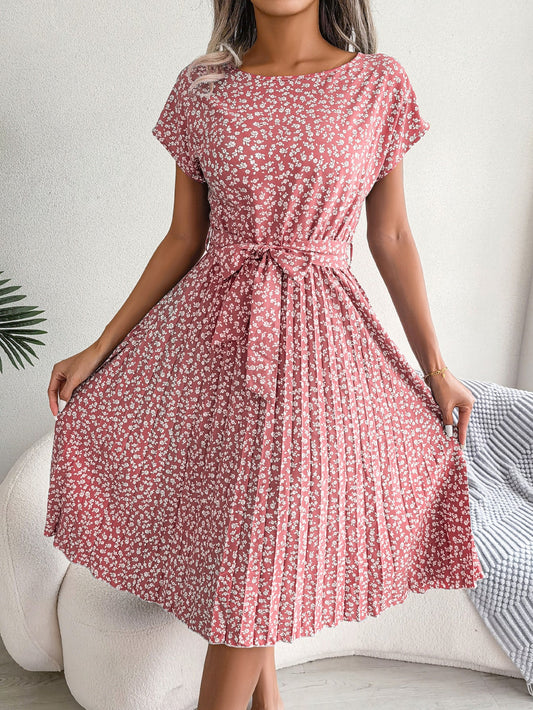 Nancy | Elegante Bloemenjurk met Plissé Rok en Ceintuur