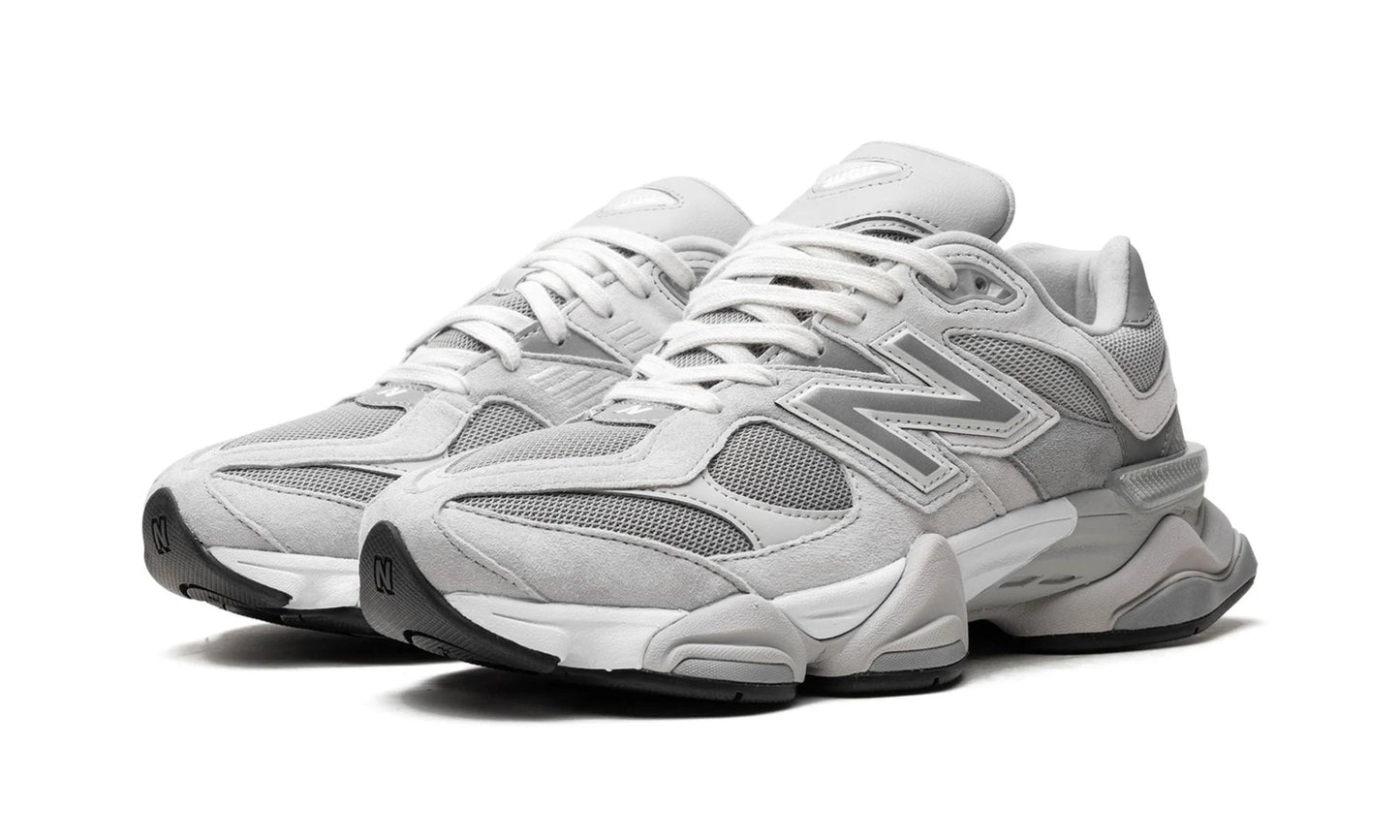 New Balance 9060 | Beton | 1 + 1 gratis