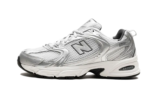 New Balance 530 Gray Matter Silber Metallic | 1 + 1 gratis