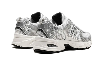 New Balance 530 Gray Matter Silber Metallic | 1 + 1 gratis
